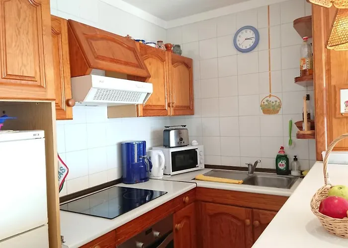 Mit Sonnenterrasse Und Panorama - Meerblick, 5 Min. Von Hafen + Appartement *