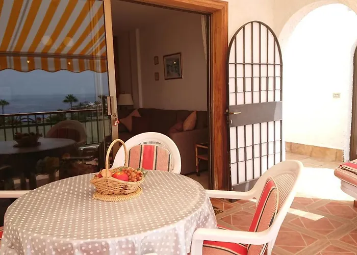 Mit Sonnenterrasse Und Panorama - Meerblick, 5 Min. Von Hafen + Appartement