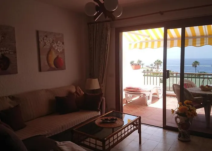 Mit Sonnenterrasse Und Panorama - Meerblick, 5 Min. Von Hafen + *