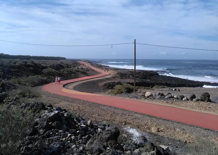 Mit Sonnenterrasse Und Panorama - Meerblick, 5 Min. Von Hafen + *